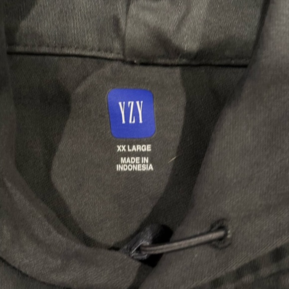 YZY Gap Pullover - Picture 2 of 3